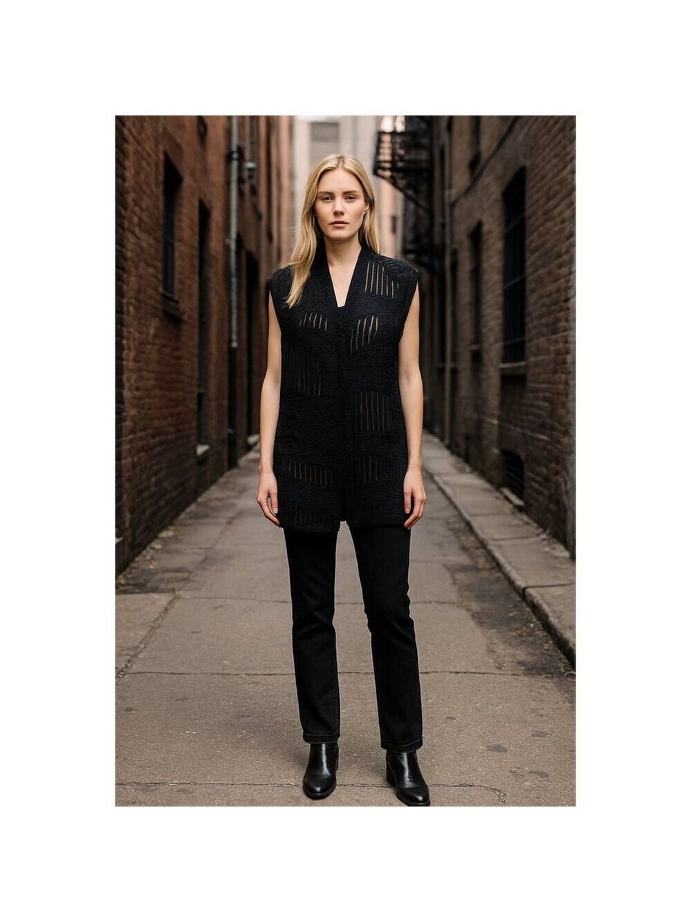 IRO Paris Black Textured Sleeveless Long Vest FR 36 US Small Metallic Knit Butto